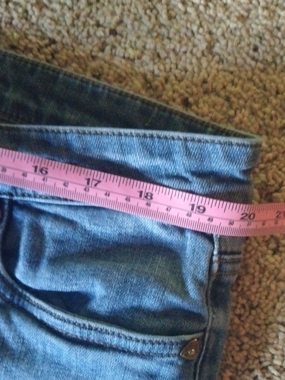 Kut from the Kloth Medium Blue Cuffed Cropped Jeans - Picture 4 of 8